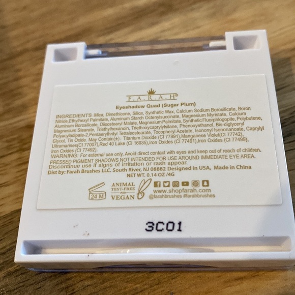 F.A.R.A.H | Eyeshadow Quad in Sugar Plum - Picture 3 of 3